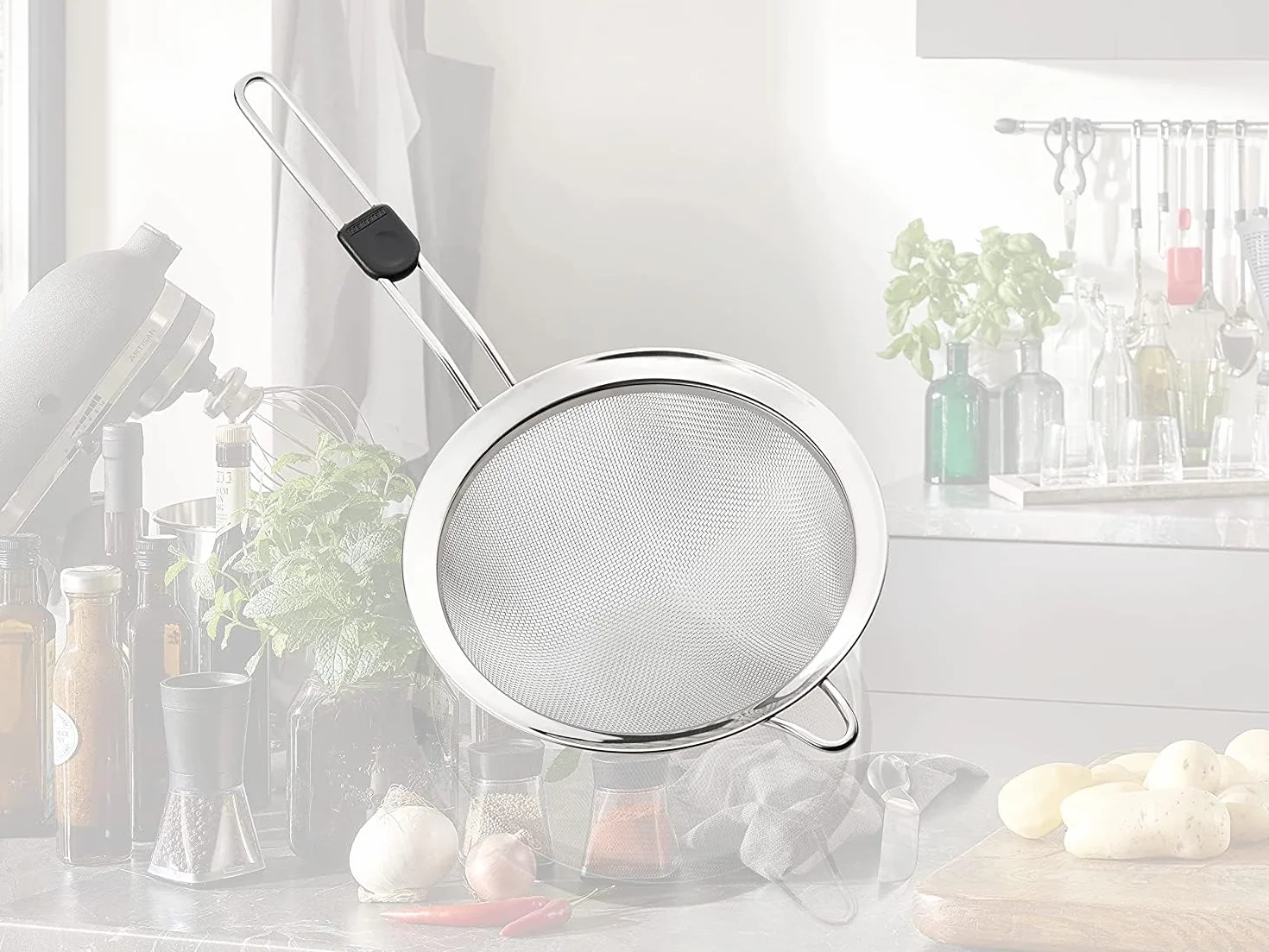 Leifheit Sitko Kuchenne ProLine, Stal Nierdzewna, 20 cm | Ergonomiczny uchwyt z podparciem kciuka, stabilna konstrukcja ze stali szlachetnej, oczko do zawieszenia na wieszaku