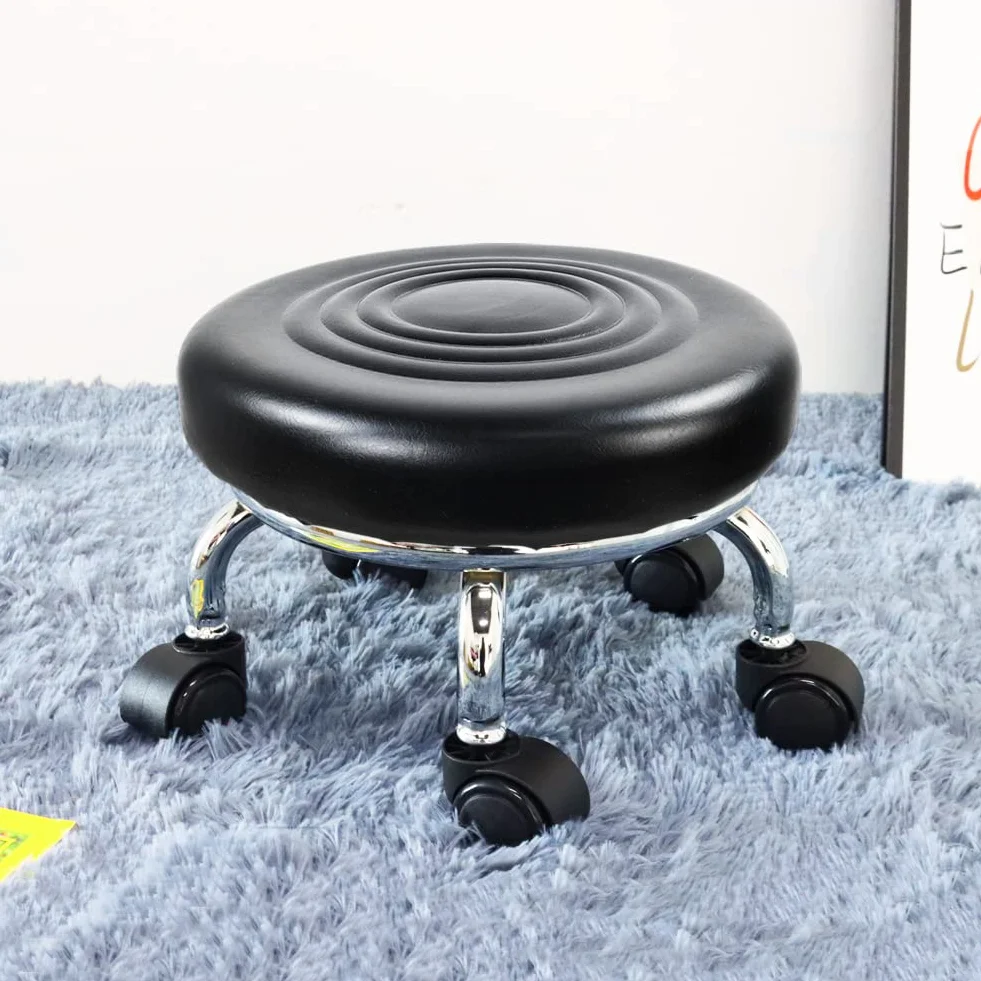 WKWKER Nowoczesne siedzisko rolkowe PU Leather Low Round Rolling Stool Skrętny mały stołek z uniwersalnymi kółkami do garażu domowego Sklep Fitness Sport, H: 21.3cm (czarny)