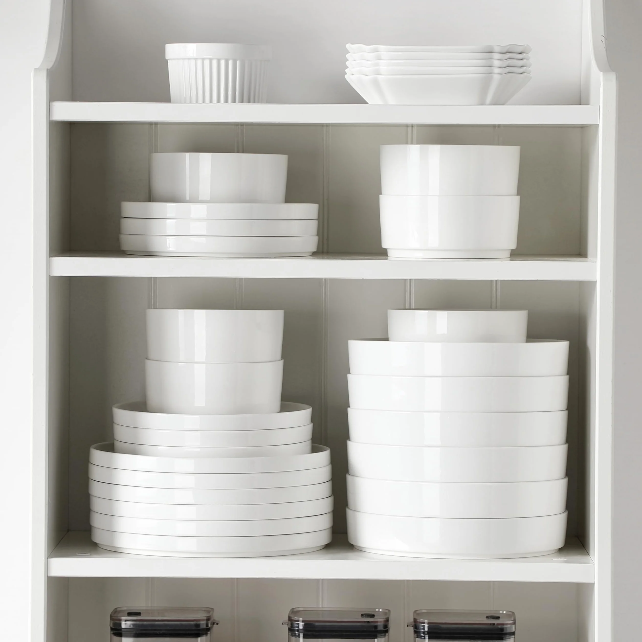 MALACASA 24-częściowy porcelanowy zestaw zastawy stołowej, nowoczesny biały zestaw naczyń dla 6 osób, wysokiej jakości zestawy talerzy i misek, odporne na odpryski i zarysowania zestawy naczyń