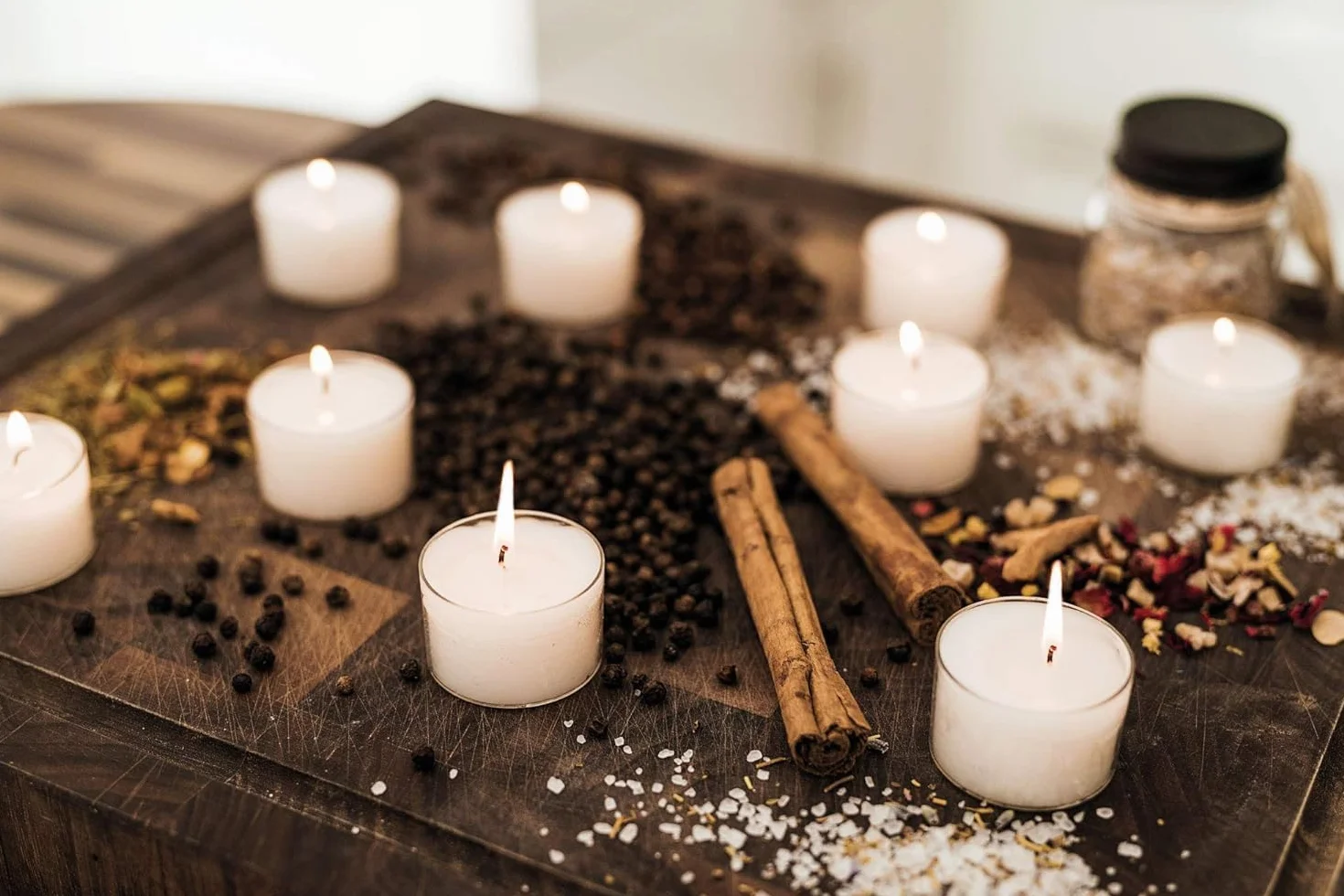 Horeca Candles Świece tealight w przezroczystym kubku, 50 sztuk, czas palenia 8 godzin, biały wosk, bezdymne, bezkapiące, bezzapachowe świece tealight luzem