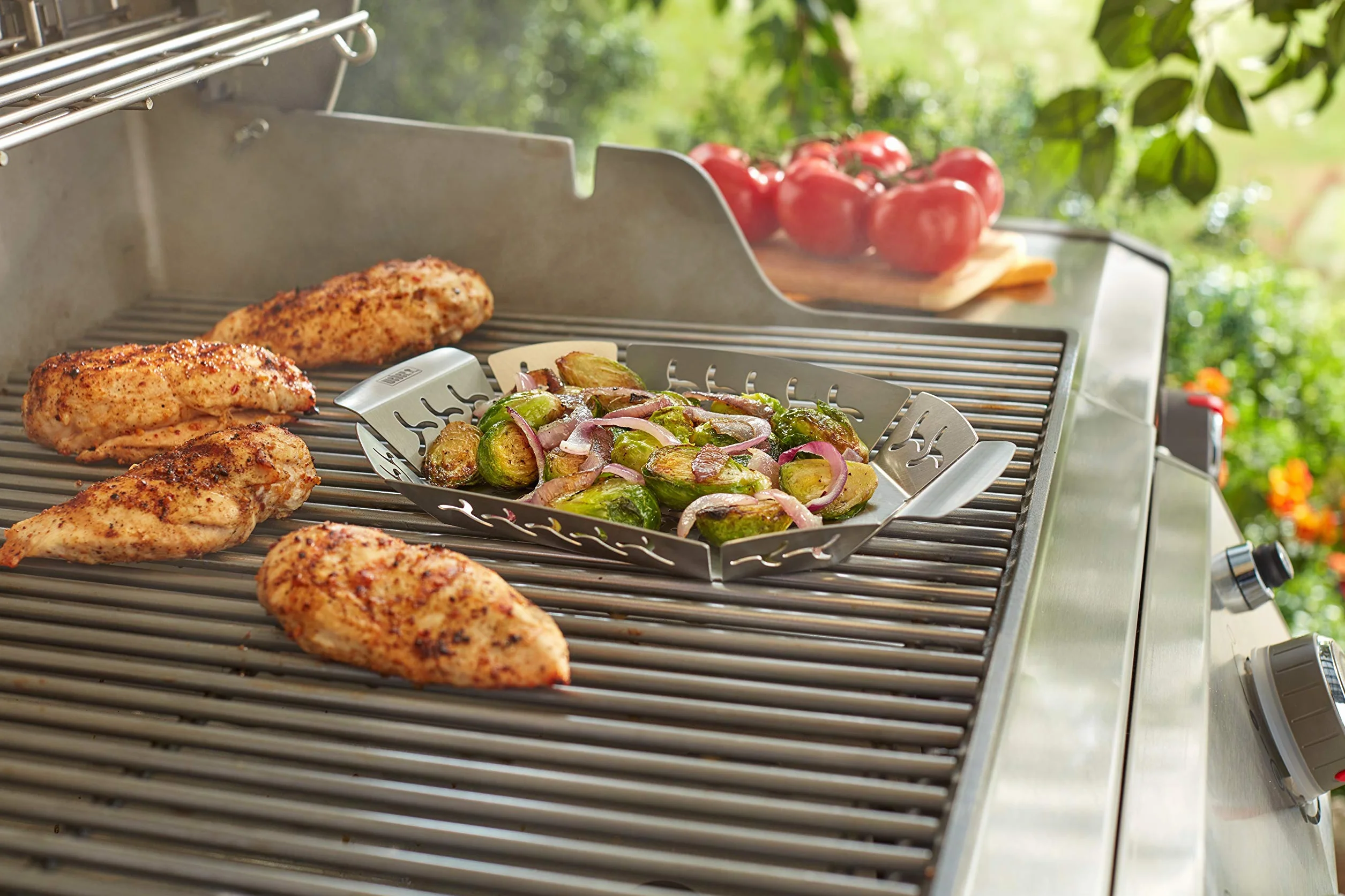Weber Kosz grillowy Premium - Mały (27 x 19 cm), zmywalny w zmywarce, ze stali nierdzewnej, Idealna na dodatki (mięso, warzywa), odpowiednia do wszystkich rodzajów grilli - Srebrny (667