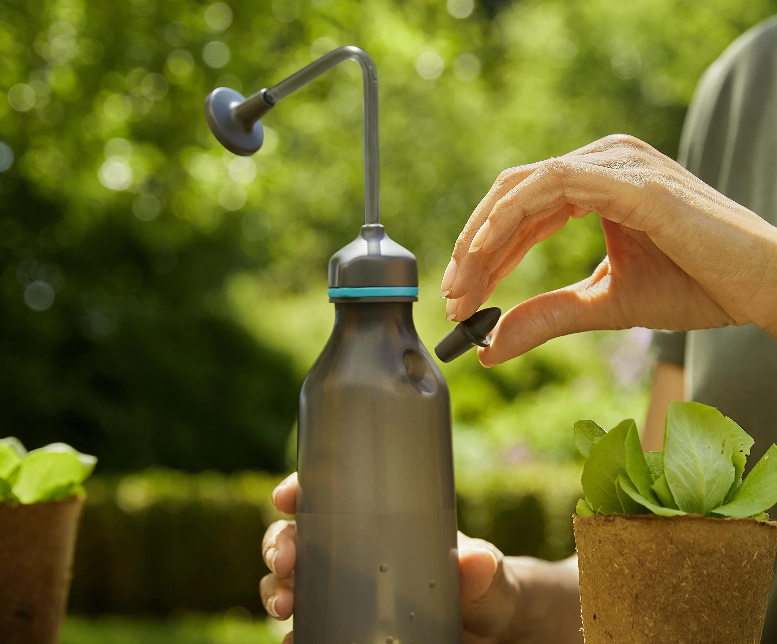 Gardena opryskiwacz miękki 0,45 l: Delikatne podlewanie sadzonek, funkcja 2 w 1 z głowicą zraszającą lub dyszą drobnostrumieniową, pojemność 450 ml (11102-20)