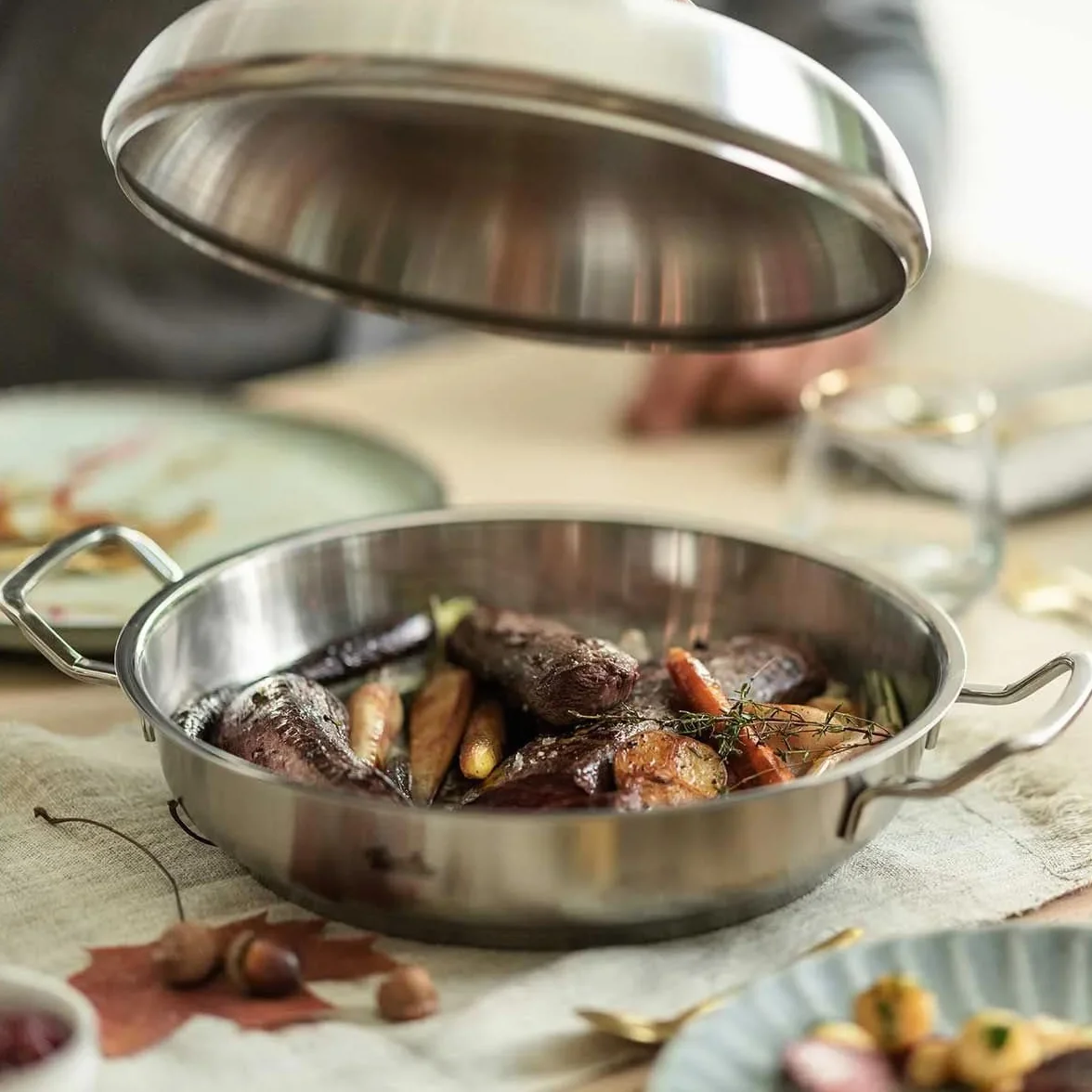 Fissler Original Profi Collection patelnia do serwowania ze stali nierdzewnej (Ø 28 cm, 3,0 l) okrągła brytfanna z pokrywką o dużej pojemności, wysoka krawędź, niepowlekana - indukcyjna, srebrna