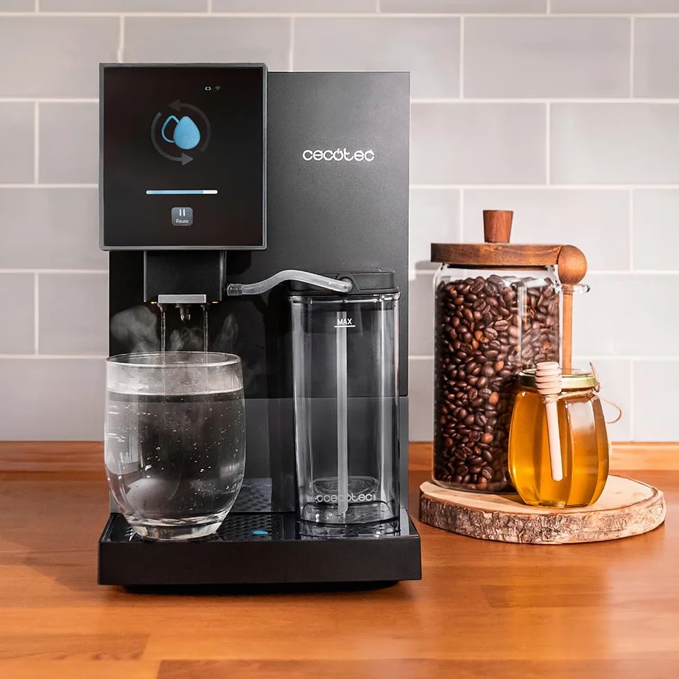 Cecotec Ręczny ekspres do kawy i Cappuccino Cremmaet Compactccino Connected. 30 odmian, zbiornik na mleko 400 ml, zbiornik na wodę 1,1 l, ekran TFT, Wi-Fi, pompa 19 bar, termoblok